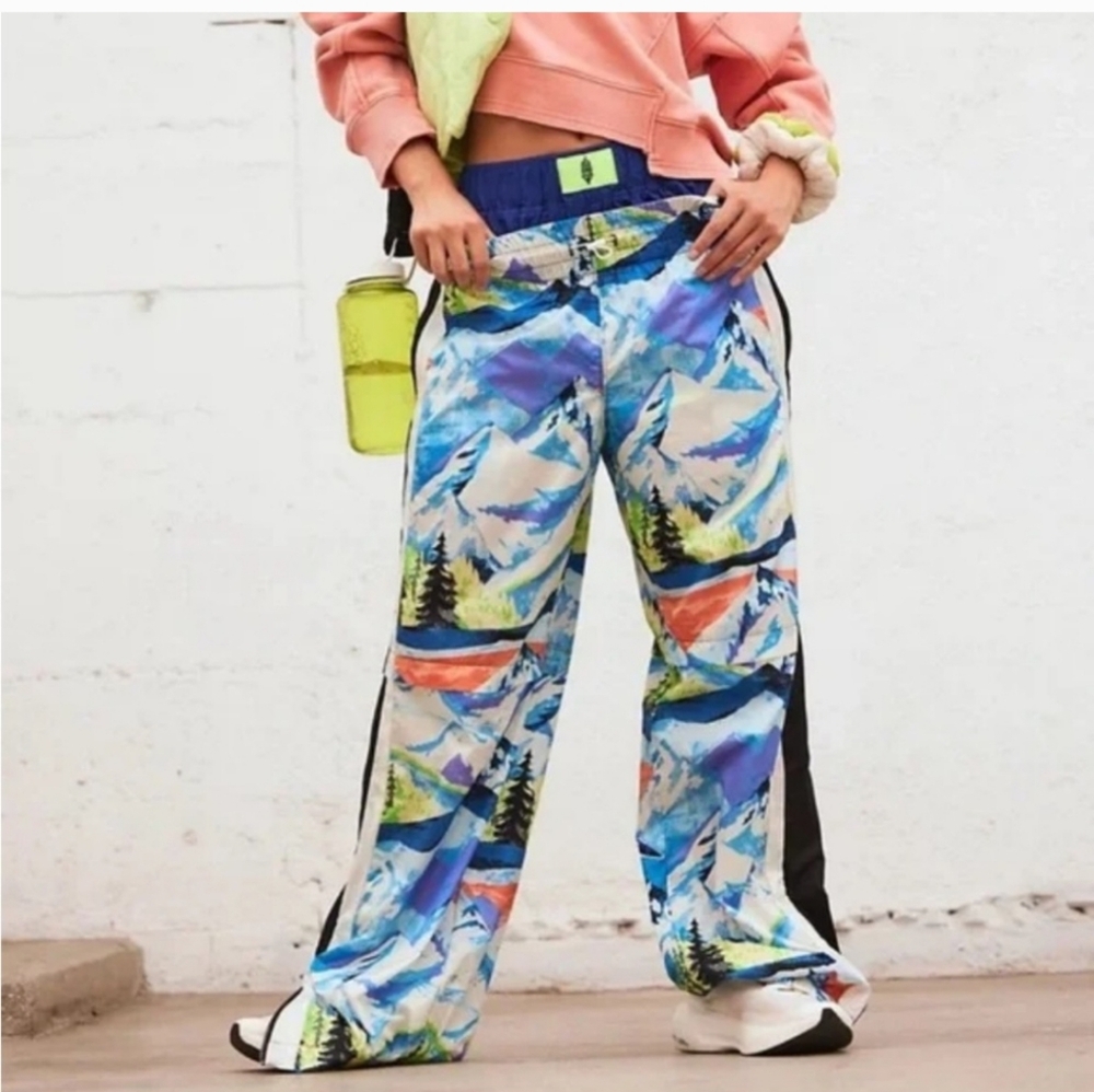 NWT S Free People Movement Printed End Zone Pants